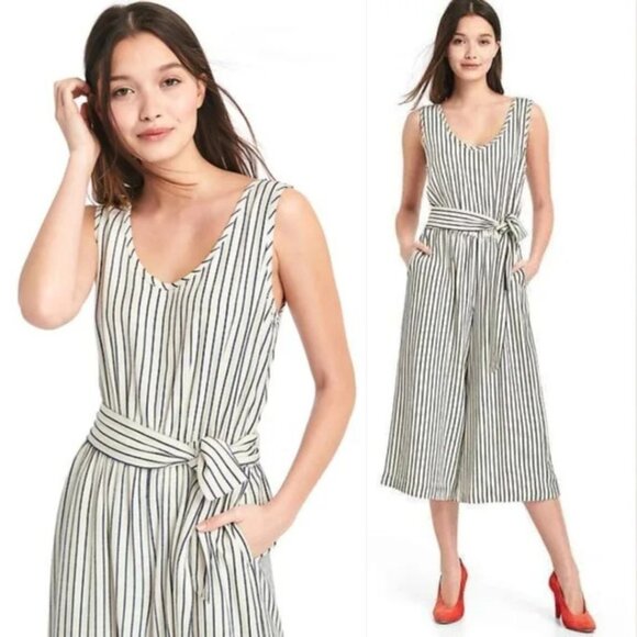 Gap - Stripe Culotte Belted Jumpsuit Wide Leg 638267 | Medium | Black & White - Picture 1 of 16